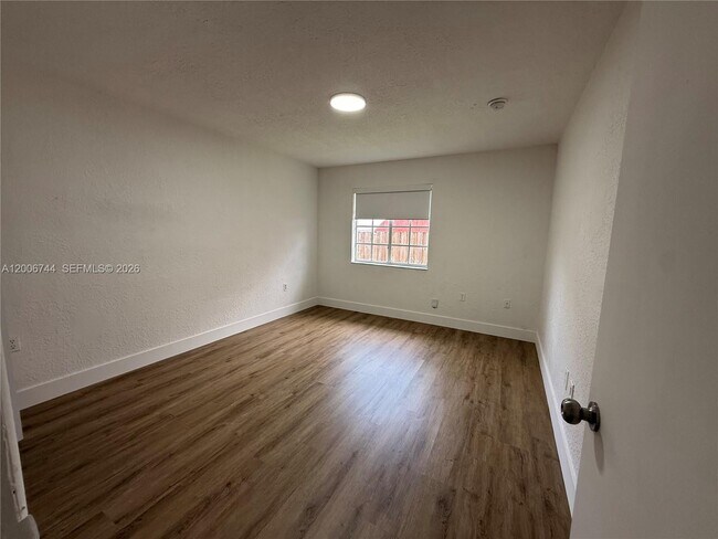 Foto del edificio - 15741 NW 40th Ct
