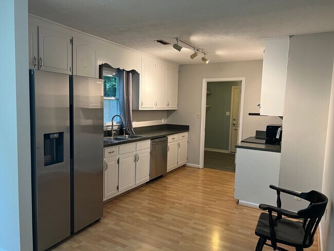 Foto del edificio - 1 month free with 16 month lease - Pet-fri...