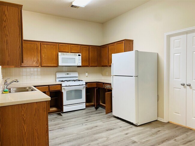 Foto del edificio - 24710 Cobble Canyon Ln