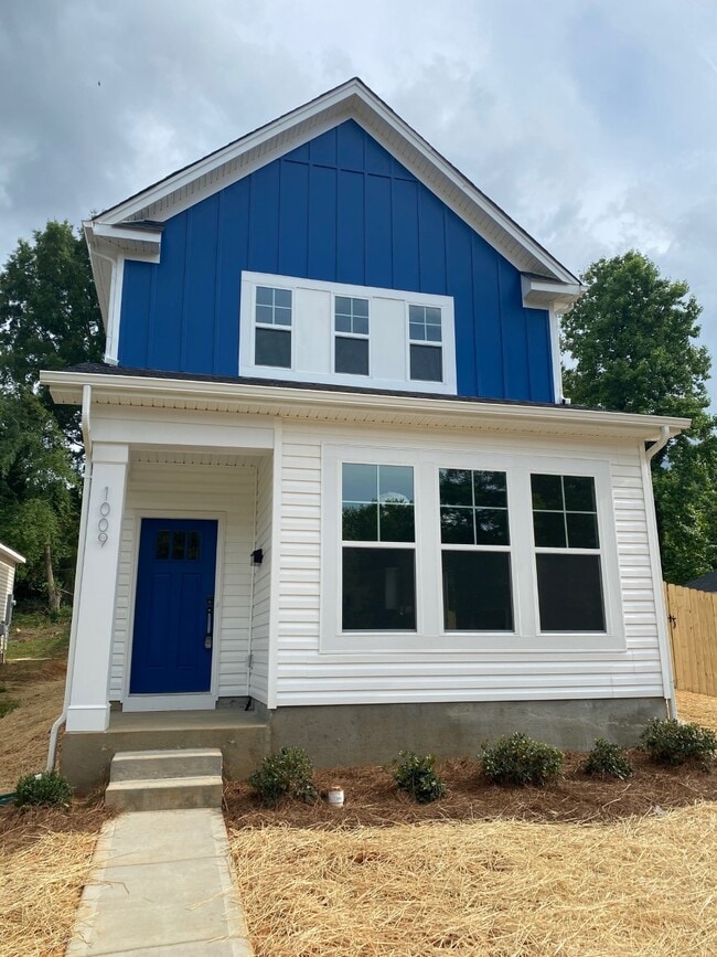 Building Photo - 1009 Justice Ave