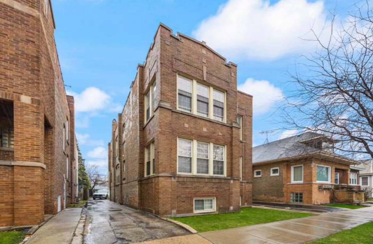 4921 W Addison St #1, Chicago, IL 60641 - 4921 W Addison St