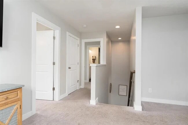 Foto del edificio - 2630 Dellwood Valley Ln