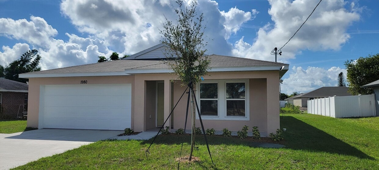 1980 SW Airoso Blvd, Port Saint Lucie, FL 34984 House Rental in Port