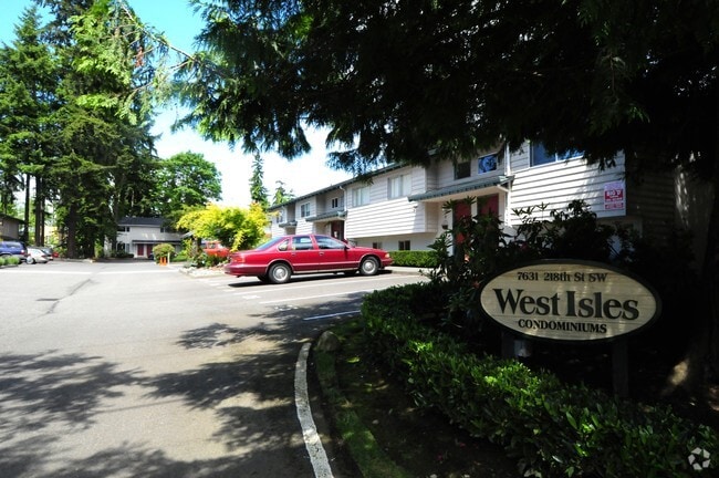Primary Photo - West Isle