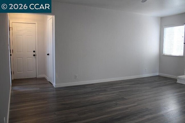 Building Photo - 130 Aster Ct