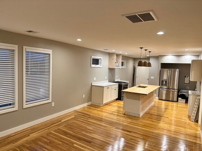 Foto del edificio - 10 Hillside Ave