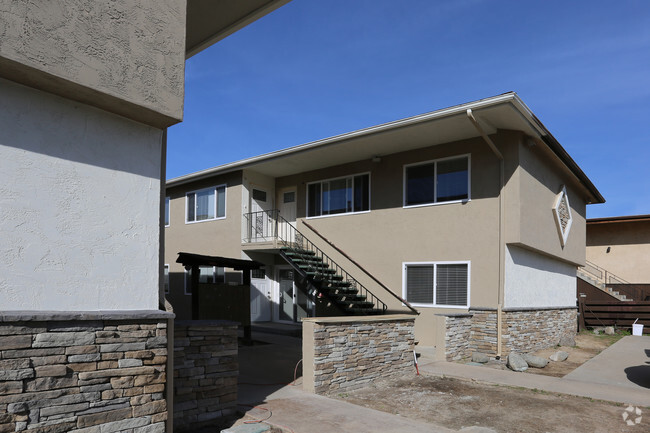 Building - Mississippi St. Apartments