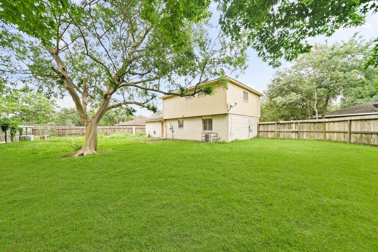 Foto del edificio - 303 Hearthside Cir