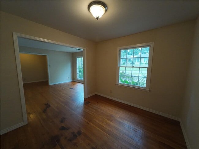 Building Photo - 5209 Maudelayne Dr N