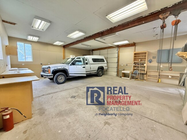 Building Photo - 11300 N Rio Vista Rd