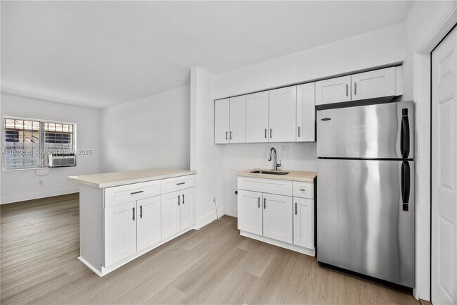 Foto del edificio - 171 NW 56th St