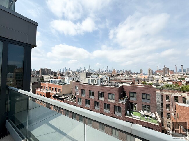 Foto del edificio - East 2nd Street
