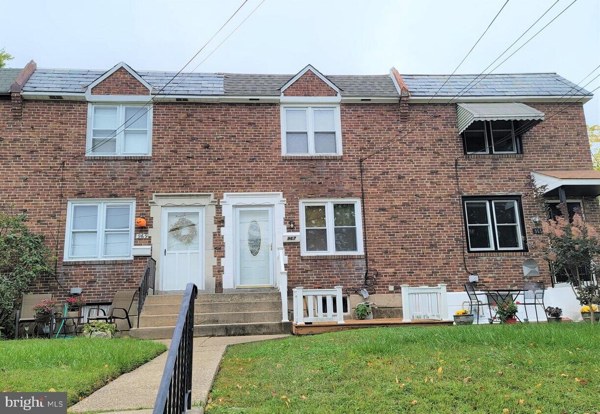 Primary Photo - 967 W Ashland Ave