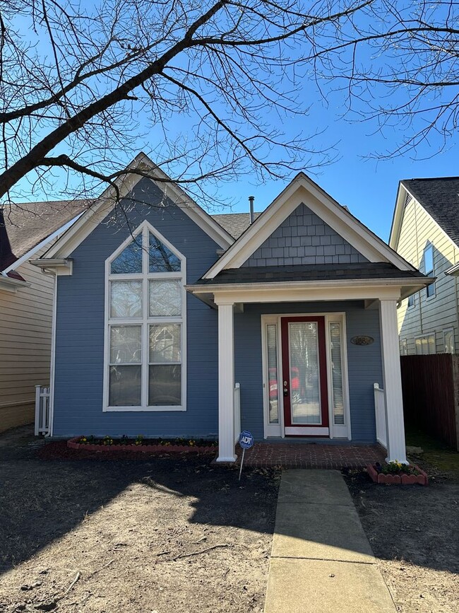 Move In Ready! Newly Refinished Floors! Upgraded Fixtures! - Move In Ready! Newly Refinished Floors! Upgraded Fixtures! House