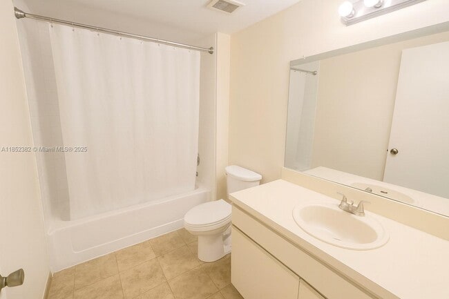 Building Photo - 9999 Summerbreeze Dr