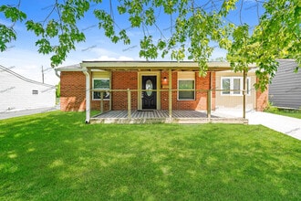 Building Photo - 920 Kyle Ave