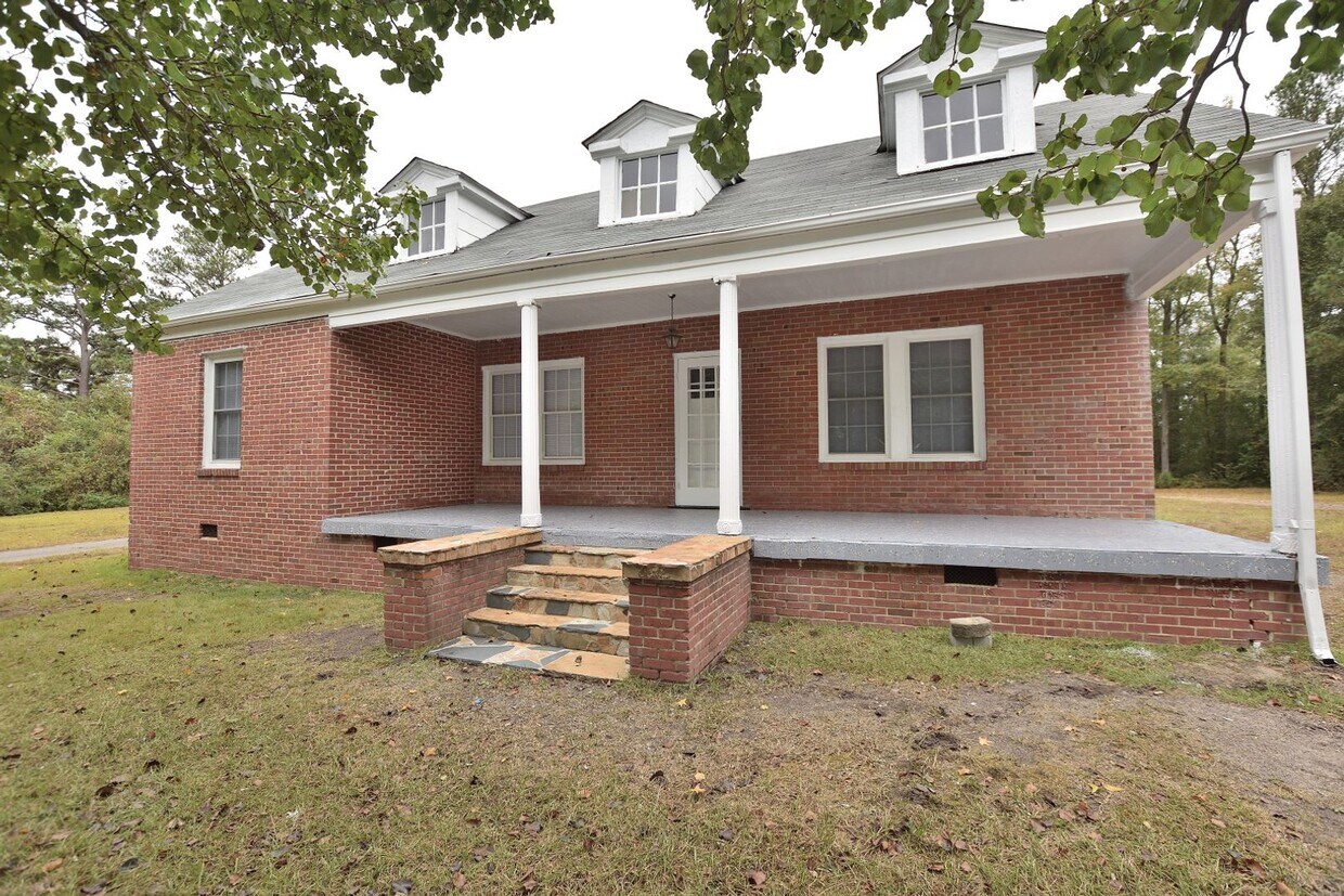 Foto principal - 1760 Country Club Rd