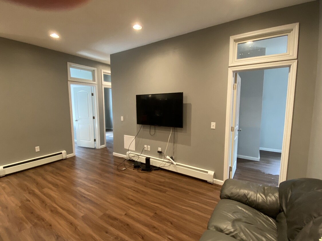 Primary Photo - 120 W 2nd St
