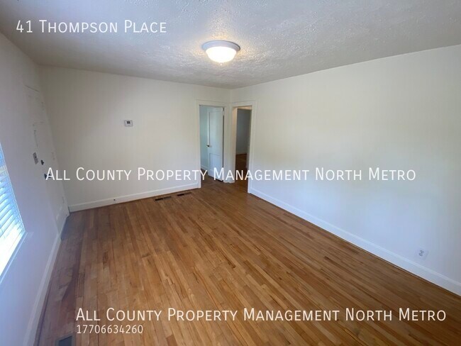 Foto del edificio - Cozy 2BR Home near Downtown Roswell!