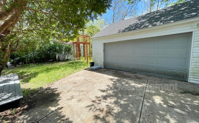 Building Photo - 24006 E Baintree Rd