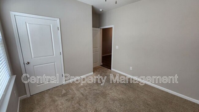 Building Photo - 731 Liberty Walk Ln