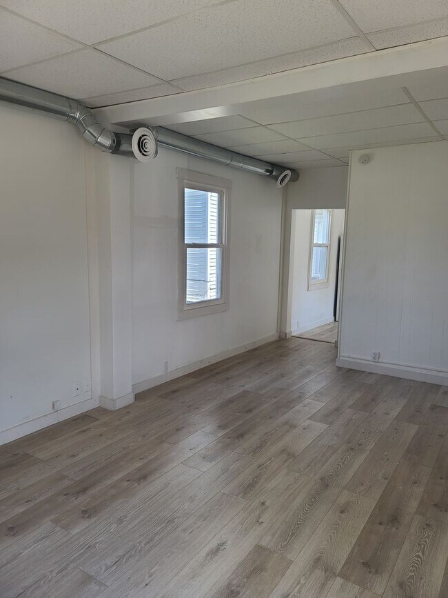 Foto del edificio - 210 W Union St