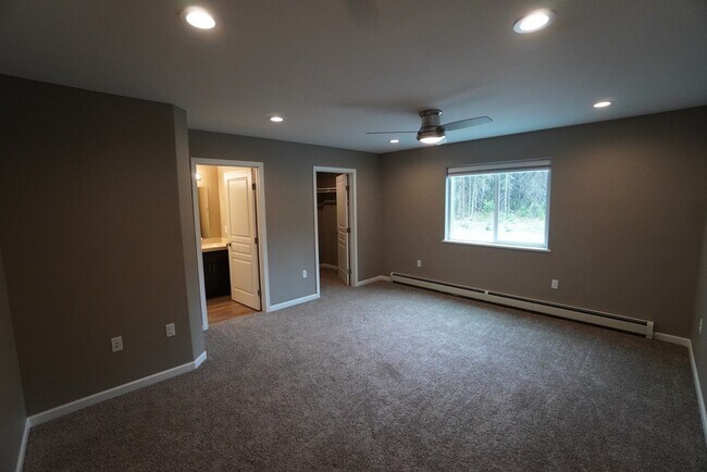 Building Photo - New 3 Bedroom Wasilla Townhouse!