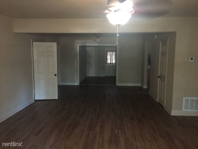 Foto del edificio - 3 br, 2 bath House - 260 Whitney St.