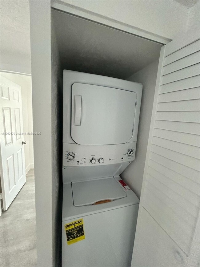 Foto del edificio - 305 Lewis Ln