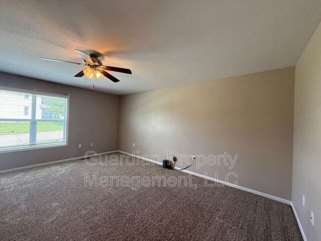 Building Photo - 519 N Vine St