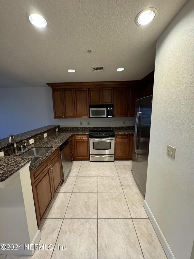 Foto del edificio - 1478 Riverplace Blvd