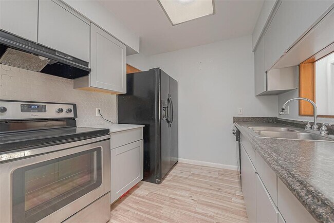 Building Photo - 11431 Hillcroft St