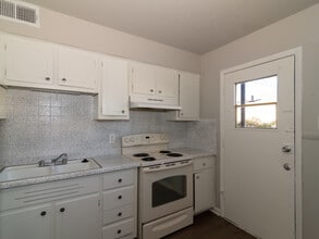 Kitchen - Rosewood Apartments