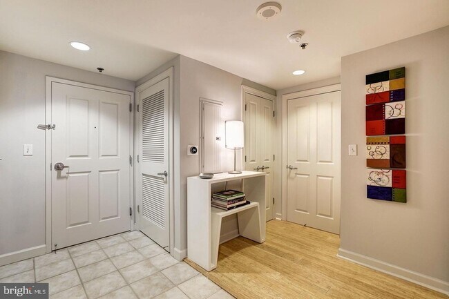 Foto del edificio - 777 7th St NW