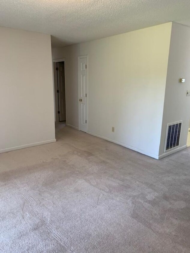 Foto principal - 2 BED 2 BATH CONDO ON BOTTOM FLOOR AT MYRT...