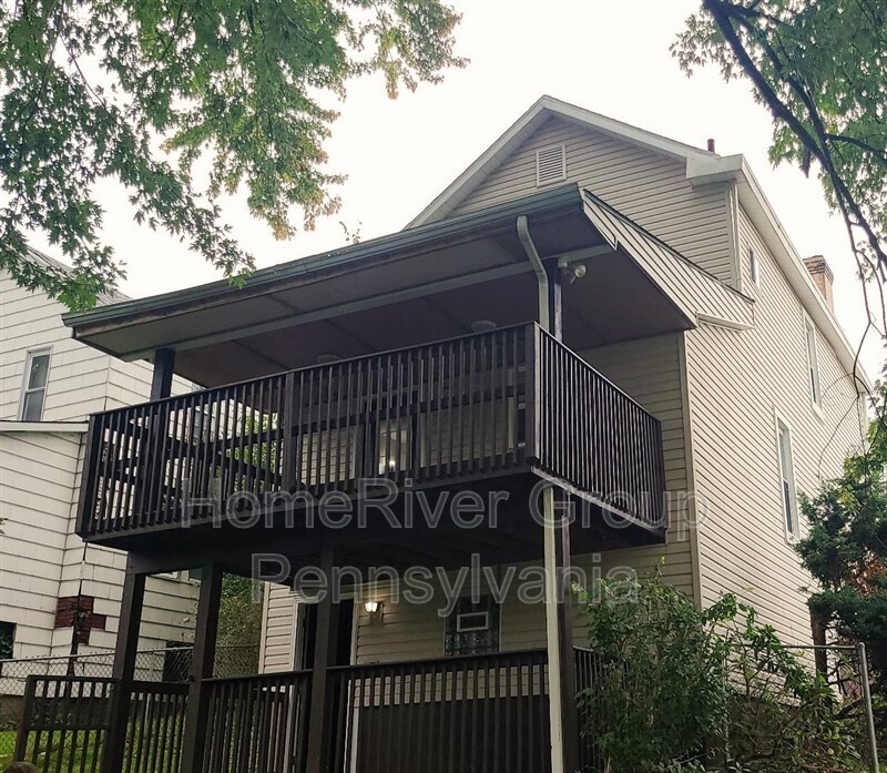 Primary Photo - 3828 Clark St