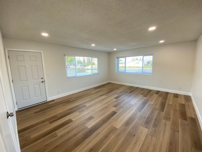 Foto del edificio - Completely Remodeled 3 Bedroom Cypress Hou...