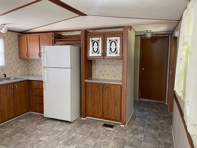 Building Photo - 2 bed 2 bath mobile home