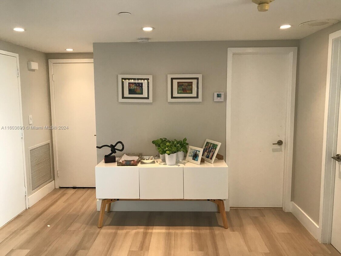 Primary Photo - 11113 Biscayne Blvd