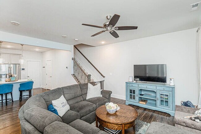 Foto del edificio - New 2 Bedroom Condo with Loft in Short Pump – $2,300/mo