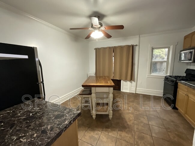 Foto del edificio - 2006 Holly St