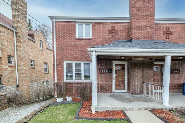 Foto del edificio - 1439 Milan Ave