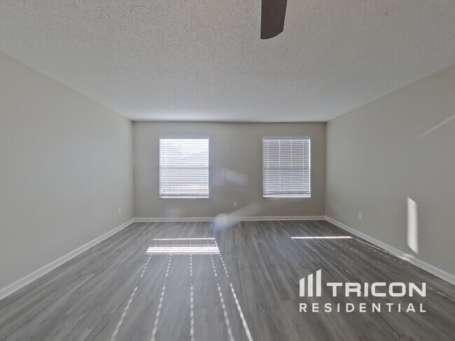 Building Photo - 102 Knights Hollow Dr