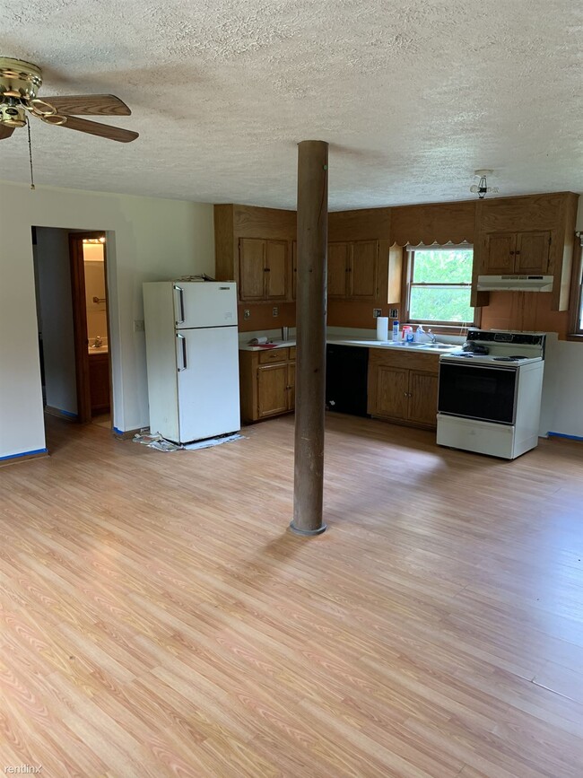 Building Photo - 2 br, 1 bath Duplex - 1 Cobble Drive A