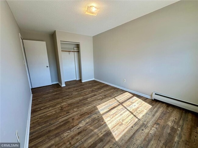 Foto del edificio - 1566 N Woodbridge St