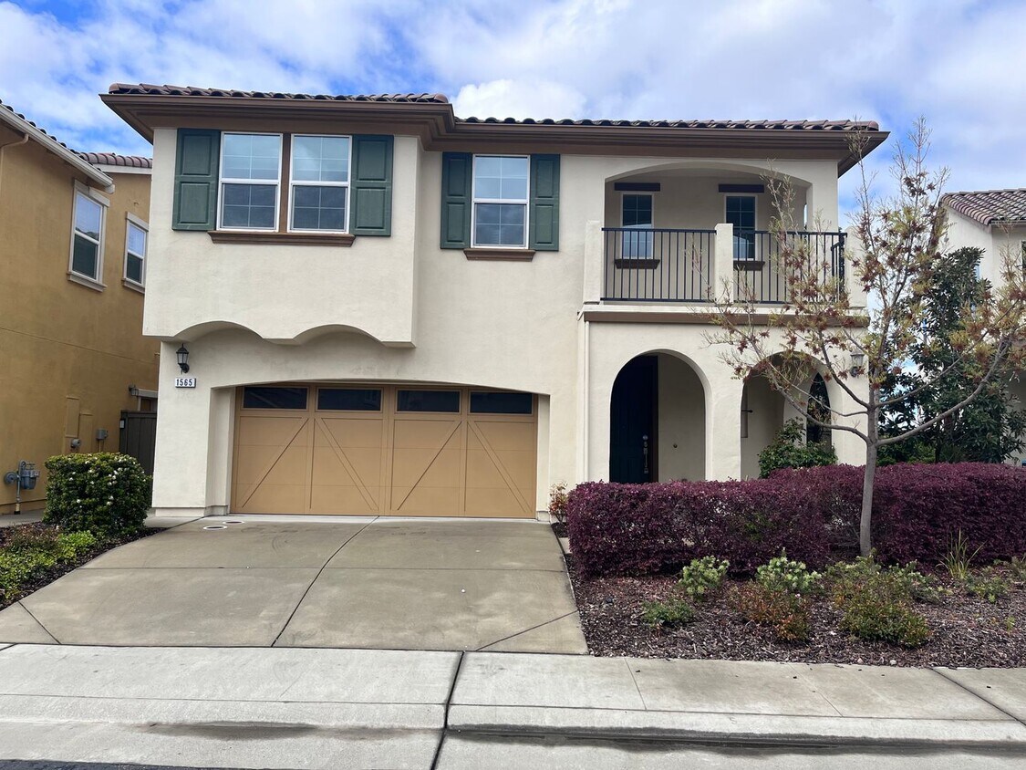 Primary Photo - BEAUTIFUL HOME IN ROSEVILLE IN THE GATED C...