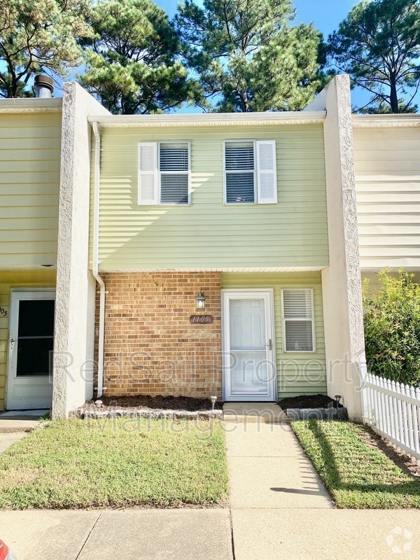 Building Photo - 1105 Old Denbigh Blvd