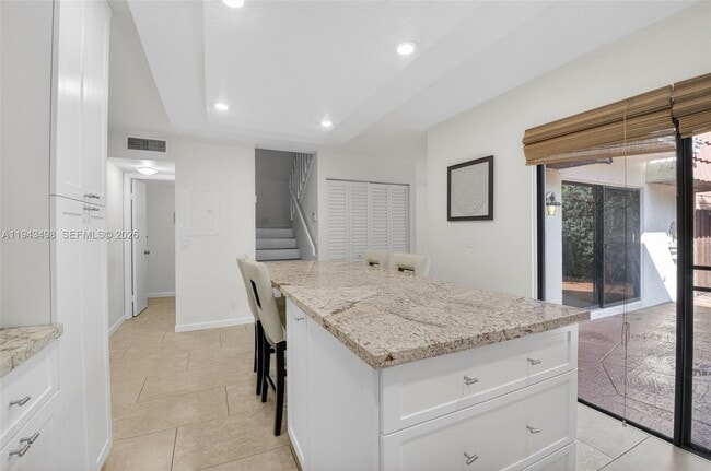 Foto del edificio - 3007 San Clara Dr