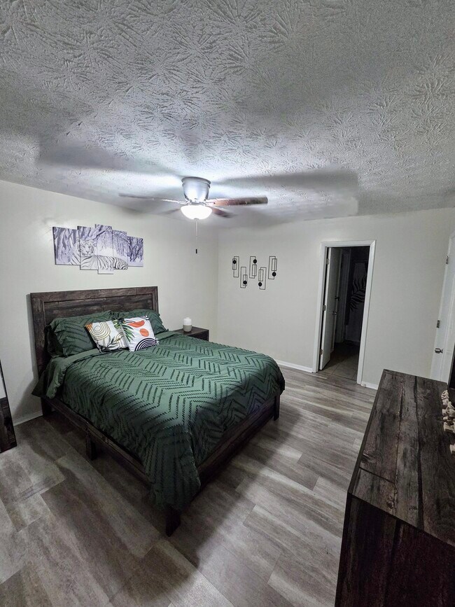 Foto del edificio - 905 Wynnes Ridge Cir SE
