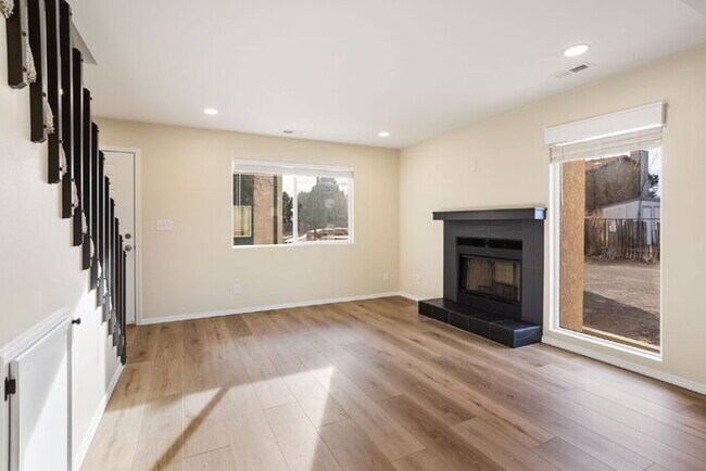 Foto del edificio - Move In Now – January Free + $500 Off February